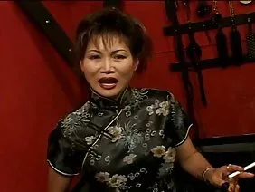 batang babae (18 taong gulang) anal unang pagkakataon
