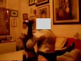 Chick pee sa panties