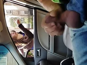 Ang mga batang (18 taong gulang) asawa ay nag-aalaga ng puki