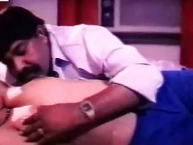 Porno paghahagis para sa isang may buhok na kulay-kape